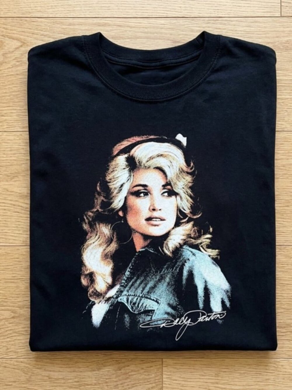 Black T-Shirt Gildan Dolly Parton Graphic Shirt